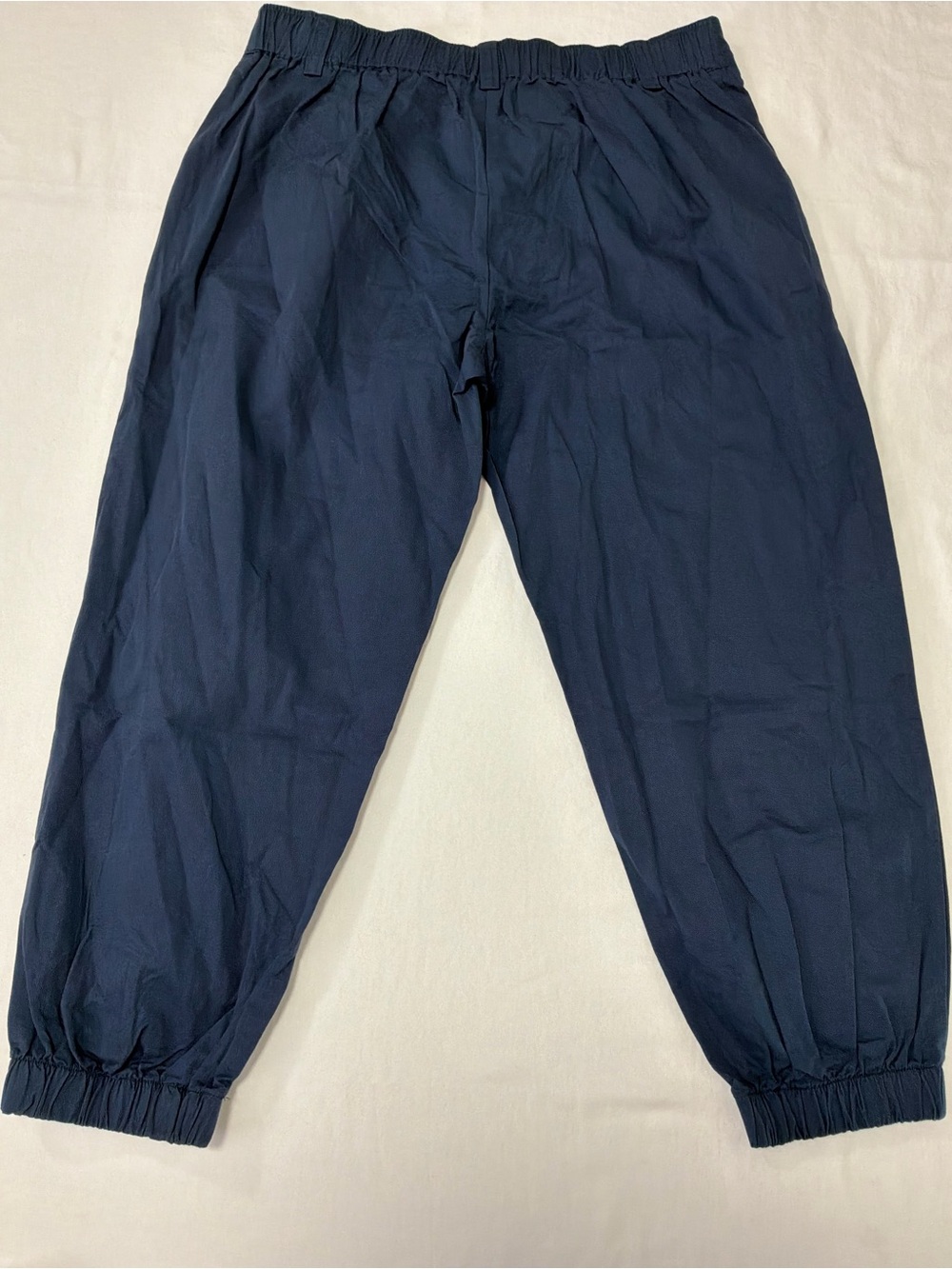 HALARA Women's Navy Blue Capris with Elastic Cuffs - Picture 13 of 13